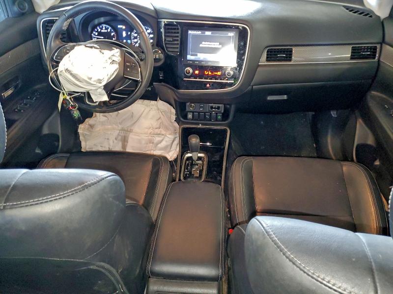 Фото 8 - MITSUBISHI OUTLANDER