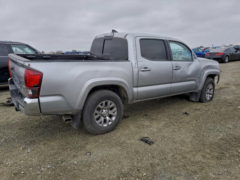 Фото 3 - TOYOTA TACOMA