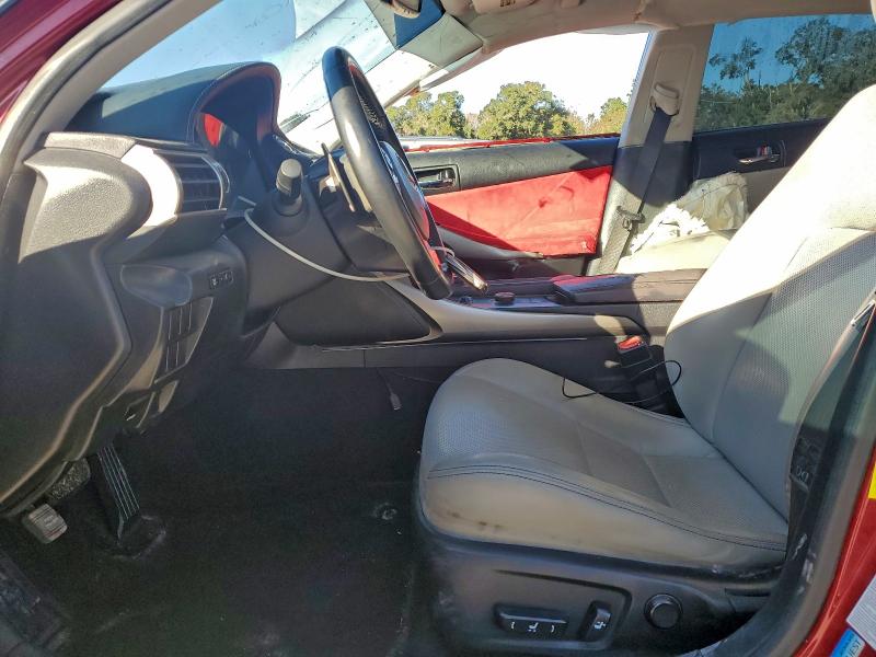 Фото 7 - LEXUS IS