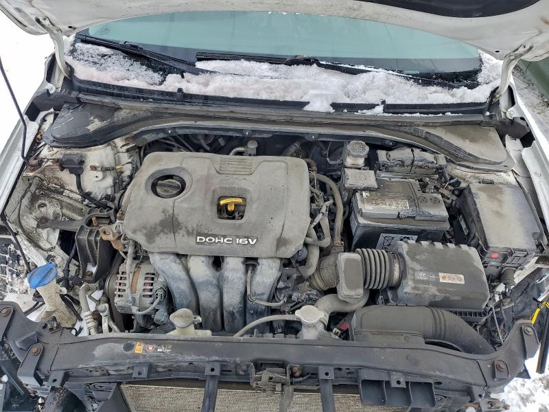 Фото 11 - HYUNDAI ELANTRA