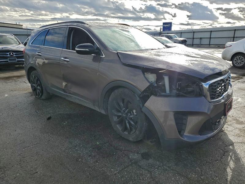 Фото 4 - KIA SORENTO