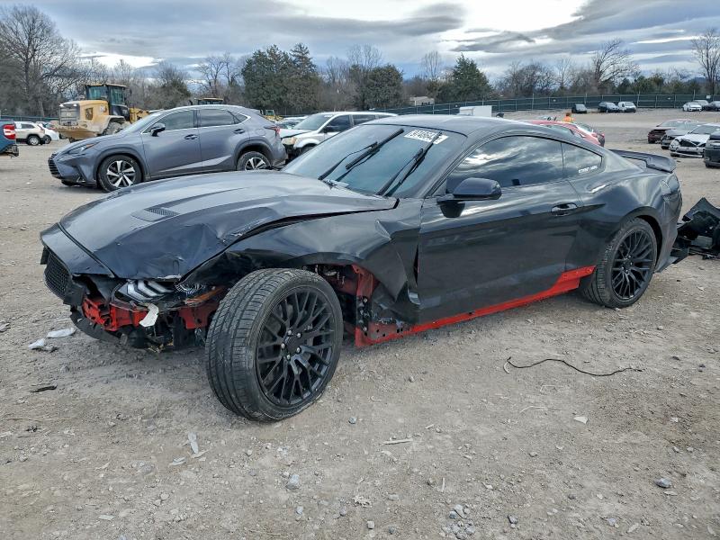 Фото 1 - FORD MUSTANG