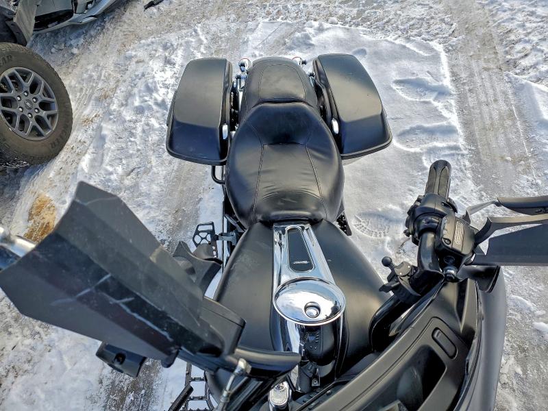 HARLEY-DAVIDSON FL 2016