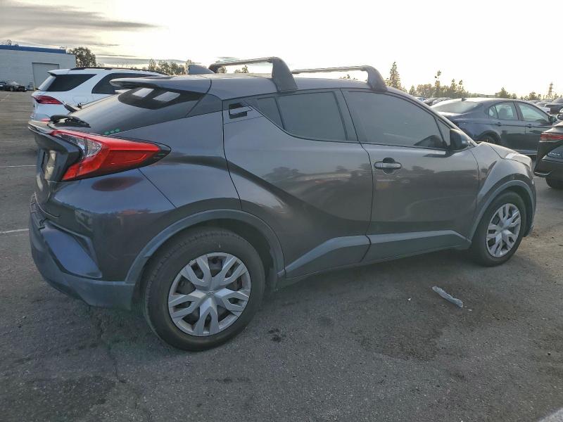 Фото 3 - TOYOTA C-HR