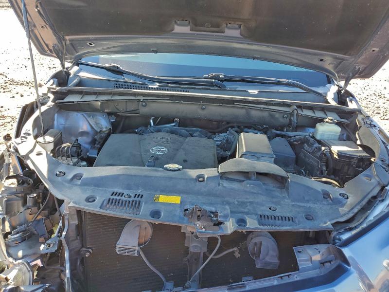 Фото 11 - TOYOTA HIGHLANDER