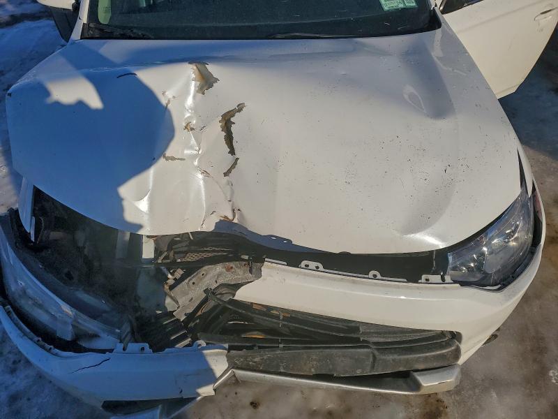 Фото 12 - MITSUBISHI OUTLANDER