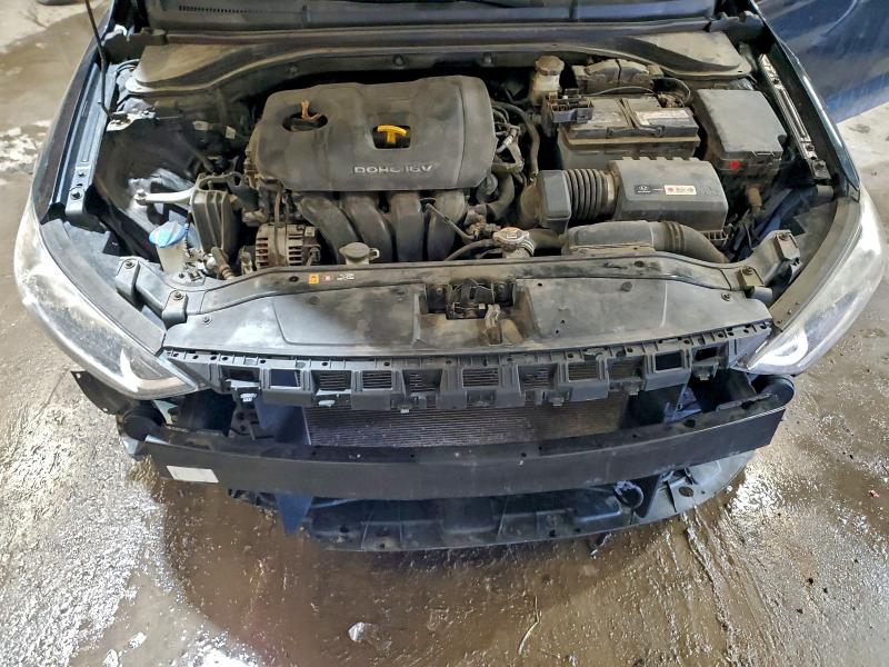 Фото 11 - HYUNDAI ELANTRA