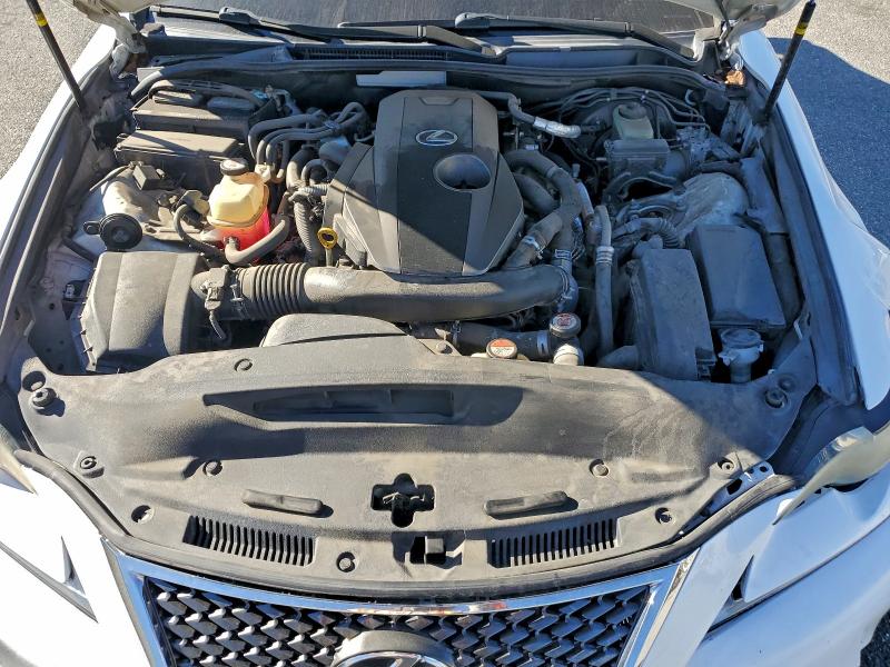 Фото 11 - LEXUS IS