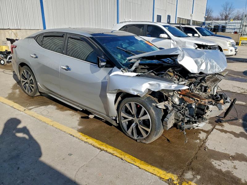 Фото 4 - NISSAN MAXIMA
