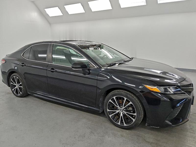 Фото 4 - TOYOTA CAMRY