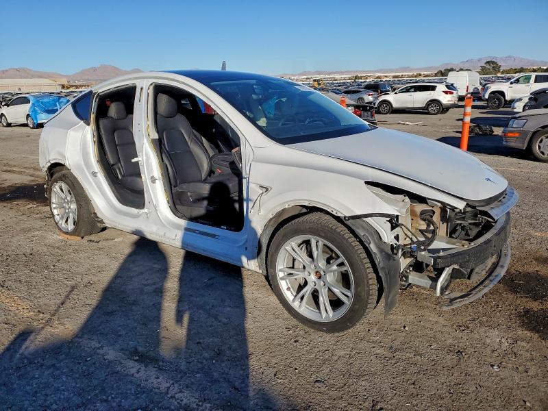Фото 4 - TESLA MODEL Y
