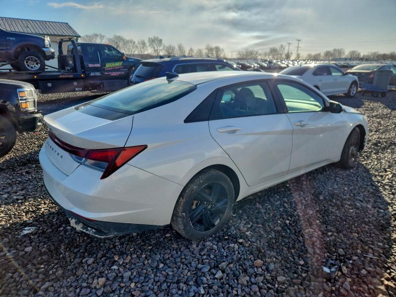 Фото 3 - HYUNDAI ELANTRA