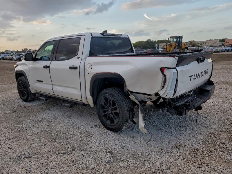Фото 2 - TOYOTA TUNDRA