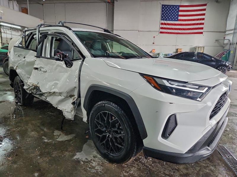 Фото 4 - TOYOTA RAV4