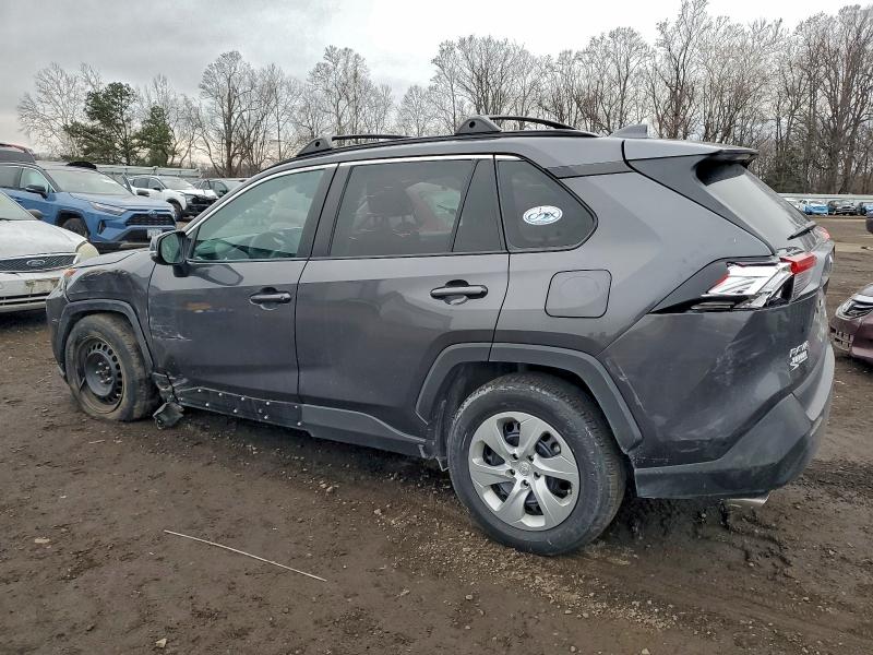 Фото 2 - TOYOTA RAV4