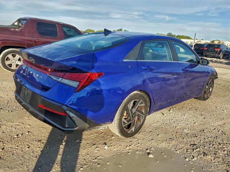 Фото 3 - HYUNDAI ELANTRA