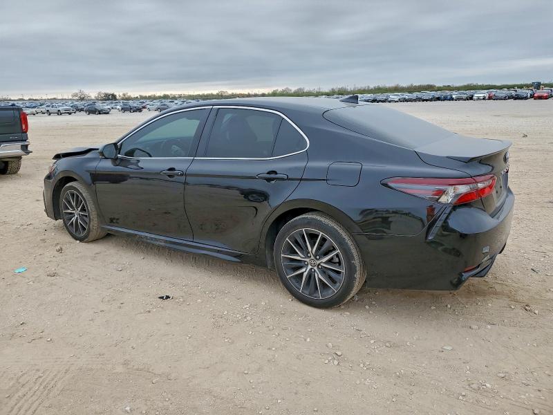 Фото 2 - TOYOTA CAMRY