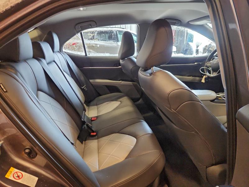 Фото 10 - TOYOTA CAMRY