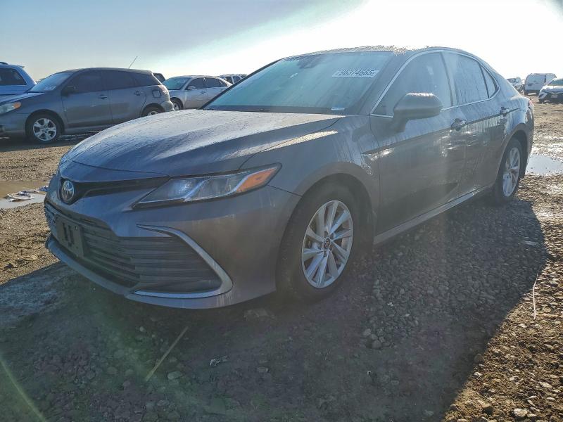 Фото 1 - TOYOTA CAMRY