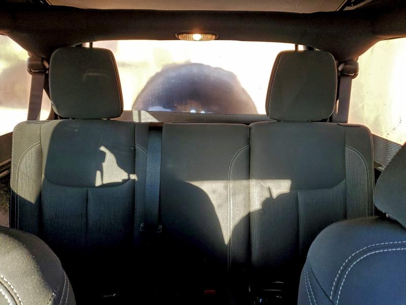 Фото 10 - JEEP WRANGLER