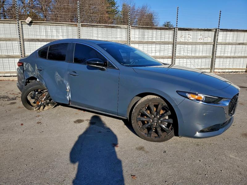 Фото 4 - MAZDA 3