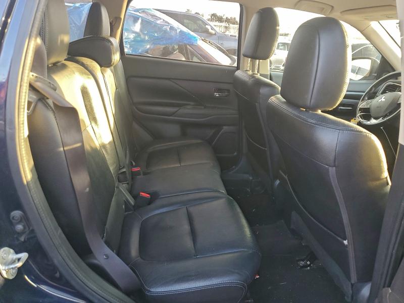 Фото 11 - MITSUBISHI OUTLANDER