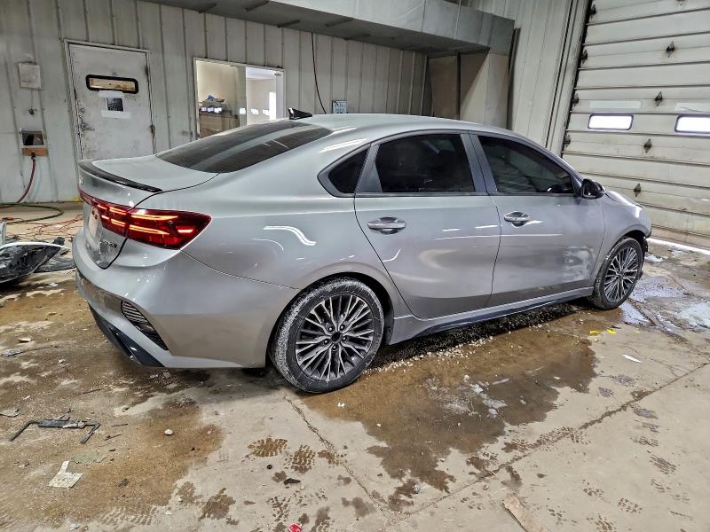 Фото 3 - KIA FORTE