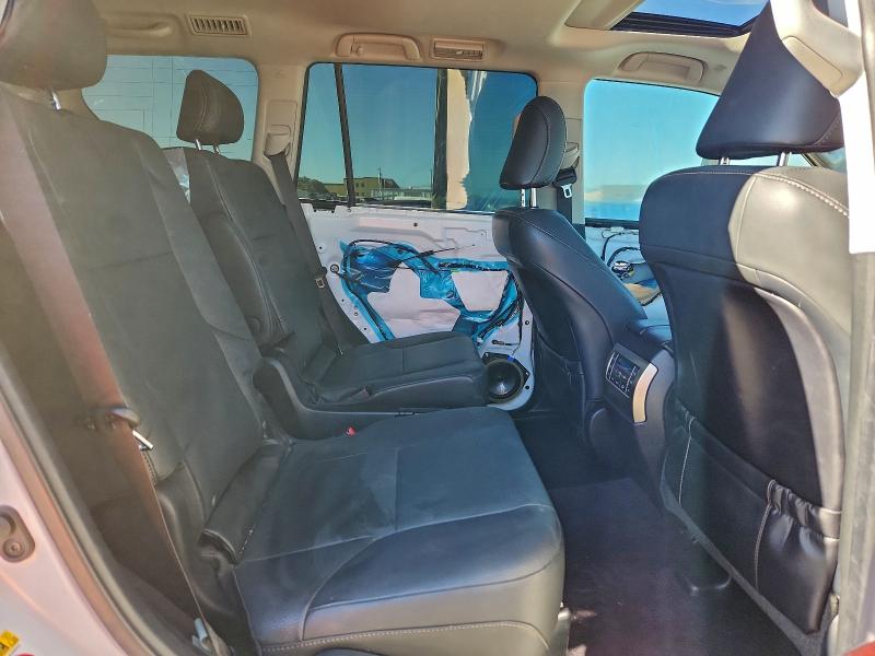 Фото 11 - LEXUS GX