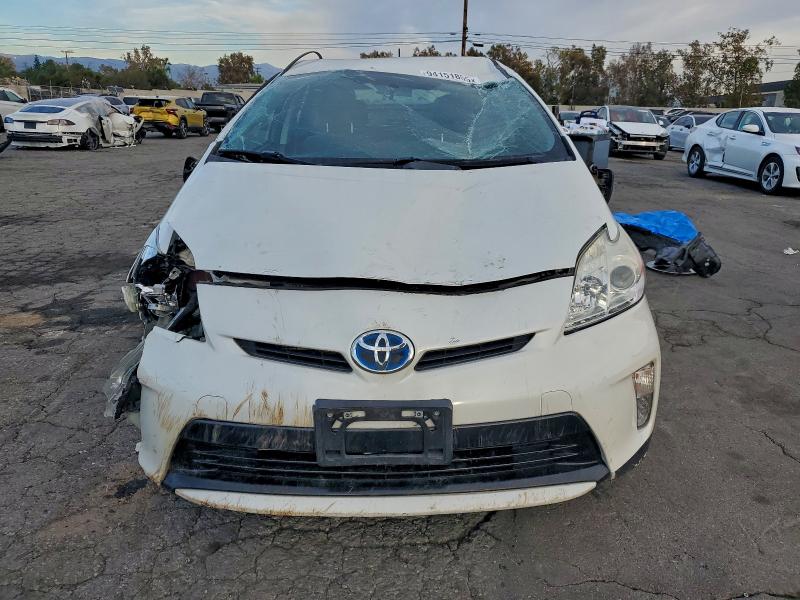 Фото 5 - TOYOTA PRIUS