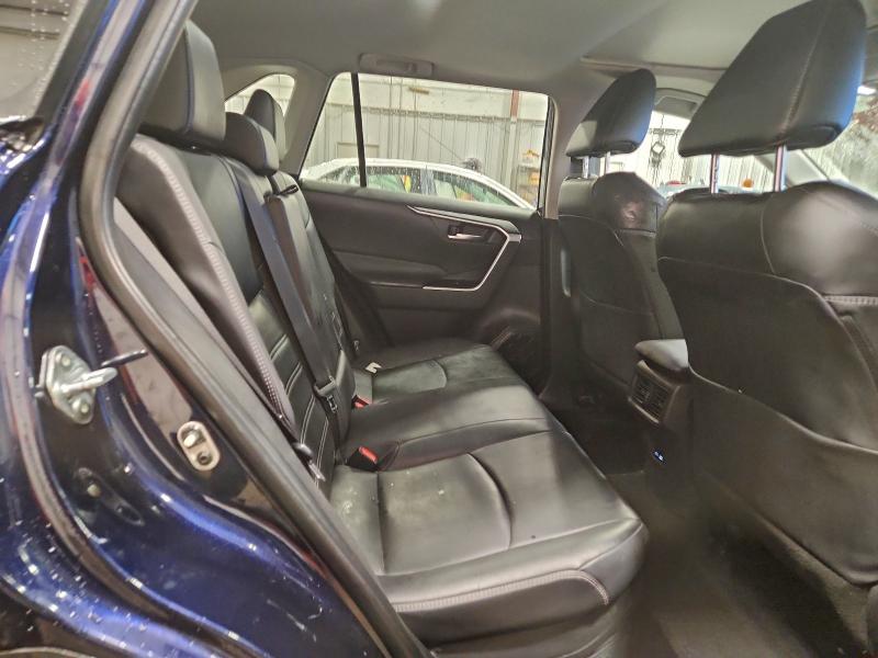 Фото 11 - TOYOTA RAV4