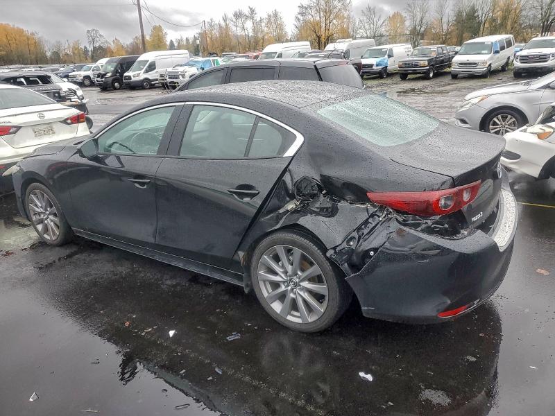 Фото 2 - MAZDA 3