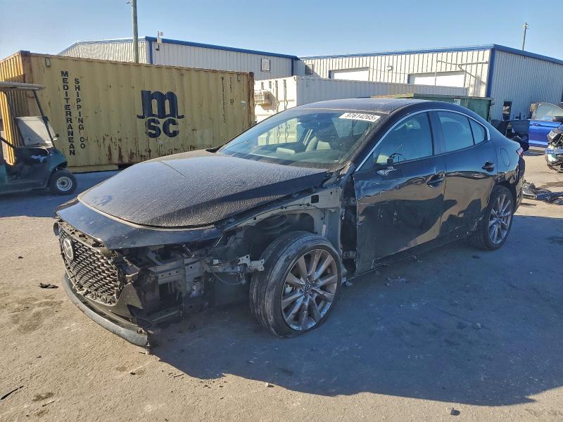 Фото 1 - MAZDA 3