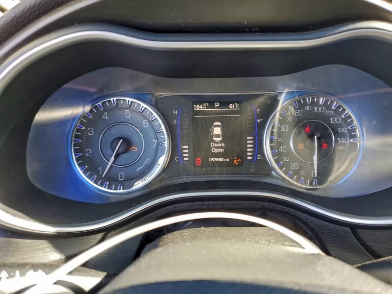 Фото 9 - CHRYSLER 200