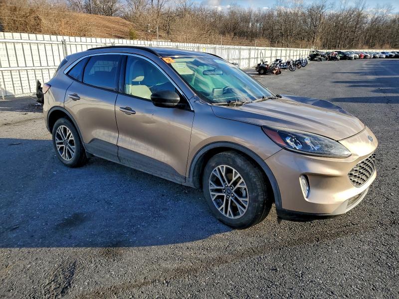 Фото 4 - FORD ESCAPE