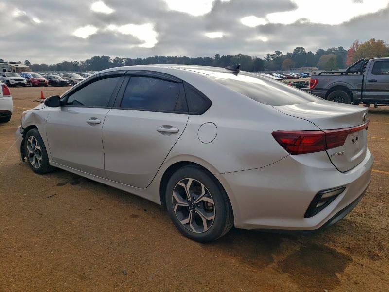 Фото 2 - KIA FORTE