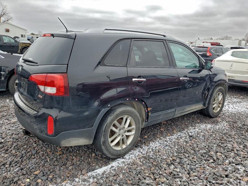 Фото 3 - KIA SORENTO