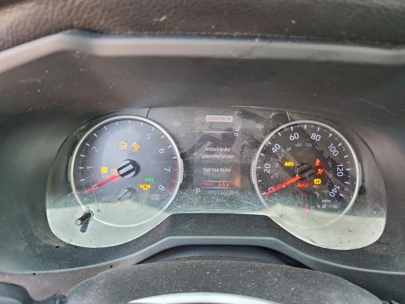 Фото 9 - TOYOTA RAV4