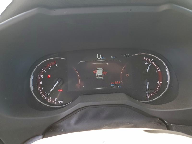 Фото 9 - TOYOTA RAV4