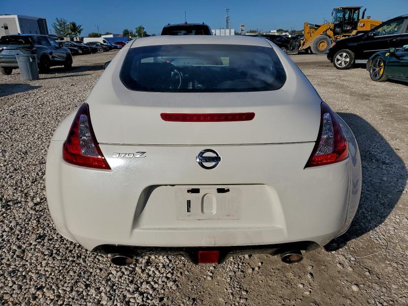 Фото 6 - NISSAN 370Z