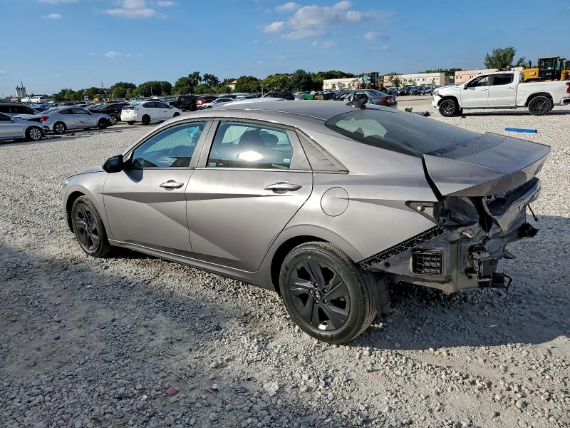 Фото 2 - HYUNDAI ELANTRA