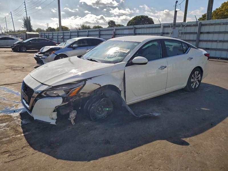 Фото 1 - NISSAN ALTIMA