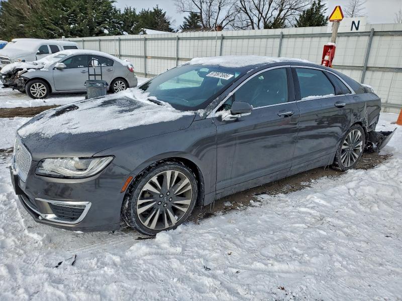 Фото 1 - LINCOLN MKZ