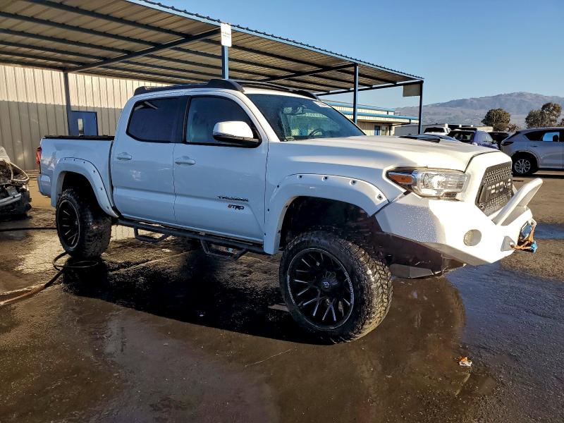 Фото 4 - TOYOTA TACOMA
