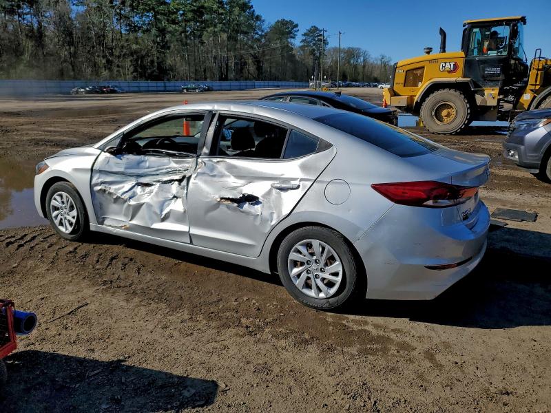 Фото 2 - HYUNDAI ELANTRA