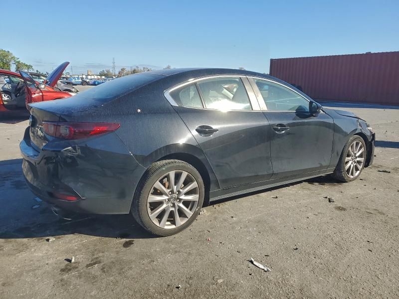 Фото 3 - MAZDA 3