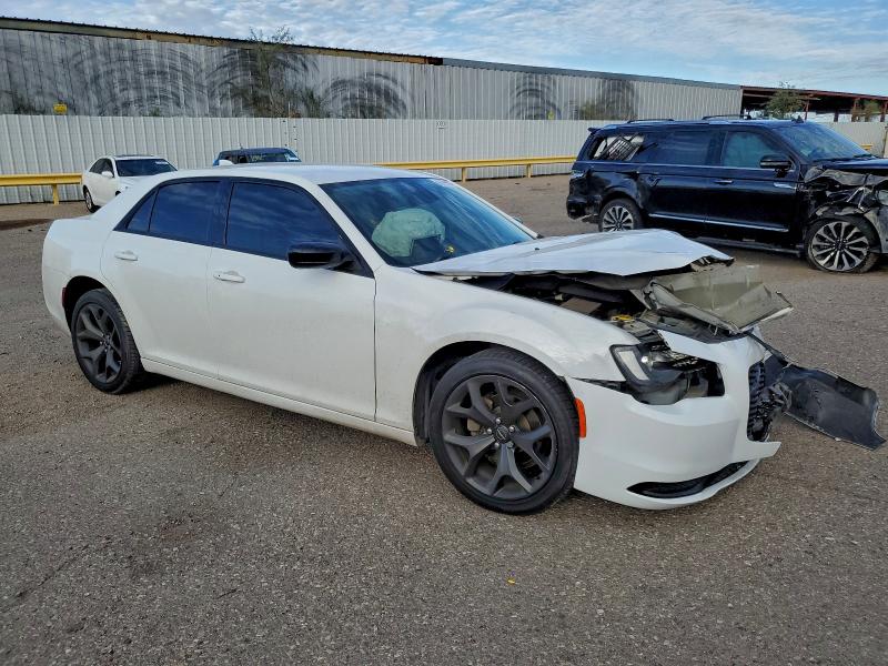 Фото 4 - CHRYSLER 300