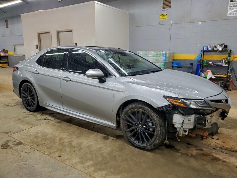 Фото 4 - TOYOTA CAMRY