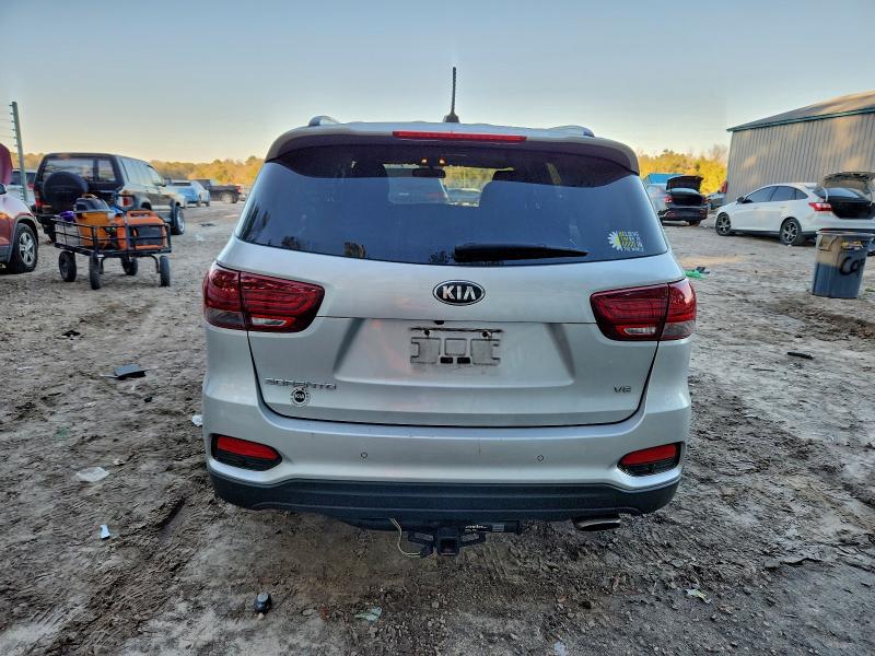 Фото 6 - KIA SORENTO