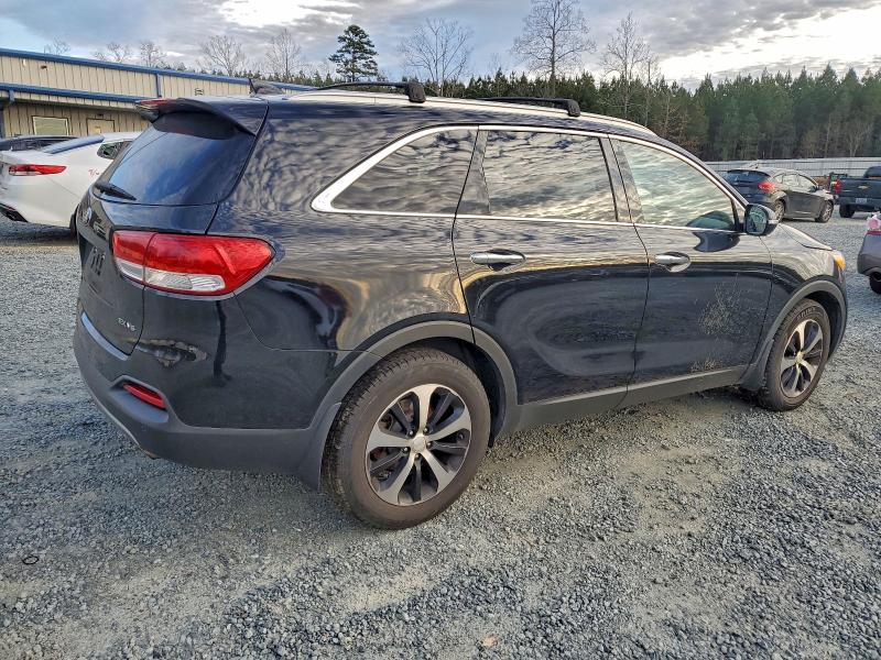 Фото 3 - KIA SORENTO