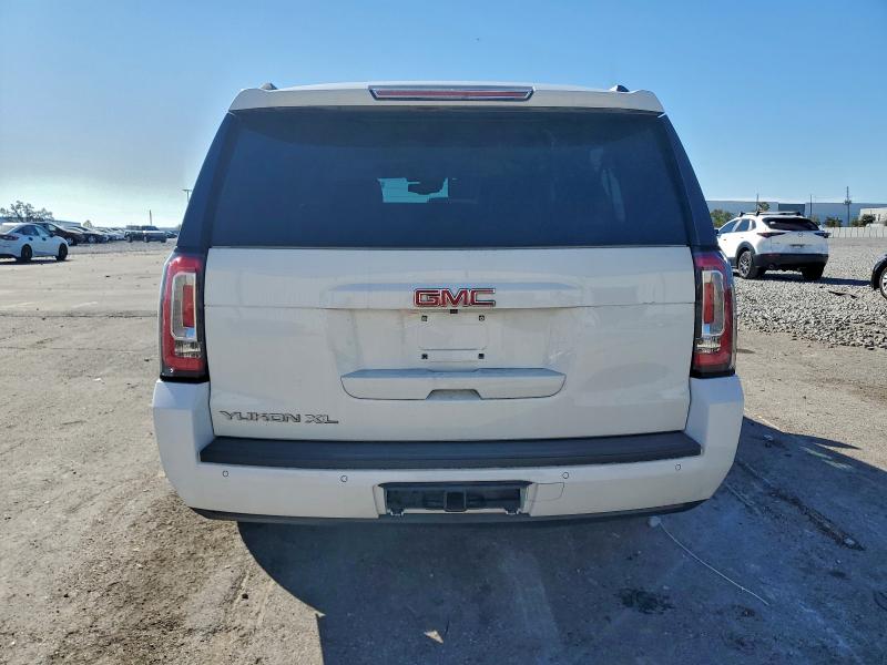 Фото 6 - GMC YUKON